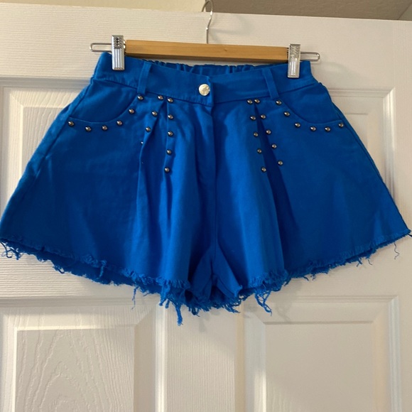 Beautiful blue shorts - Picture 1 of 4